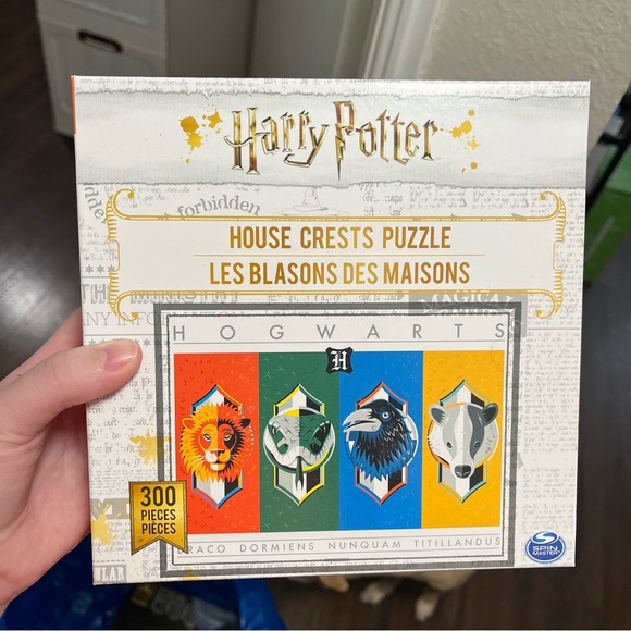 NEW Harry Potter House Crests Jigsaw Puzzle - Picture 1 of 1